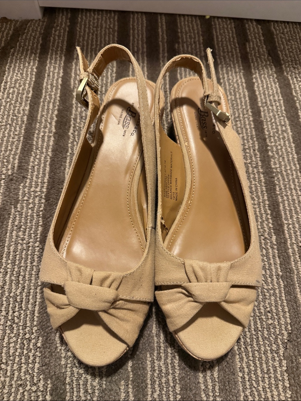 G.H. Bass & Co. Beige Open-Toe Knot Slingback Wedges